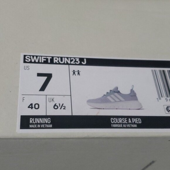 New Adidas Swift Run Kids‎ Sneakers Size 7Y Girl Lightweight Everyday Running - Picture 10 of 11